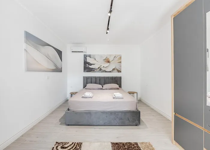 Luxe 2 By Pikhost * Shkodër