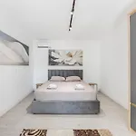 Luxe 2 By Pikhost * Shkodër