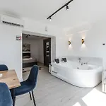 Luxe 2 By Pikhost * Shkodër