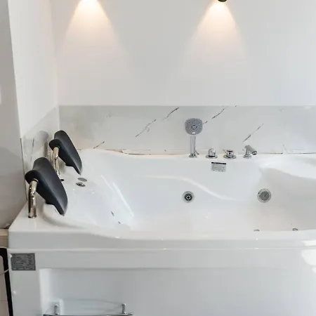 Luxe 2 By Pikhost Apartmán