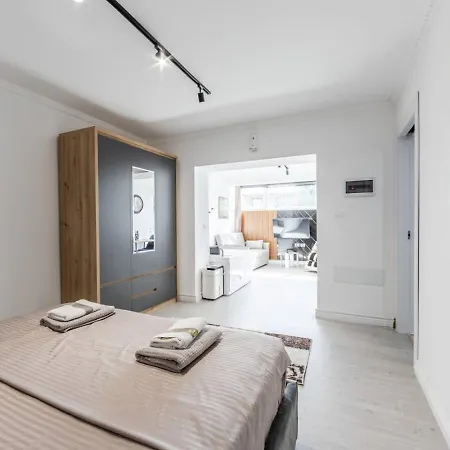 Apartmán Luxe 2 By Pikhost *