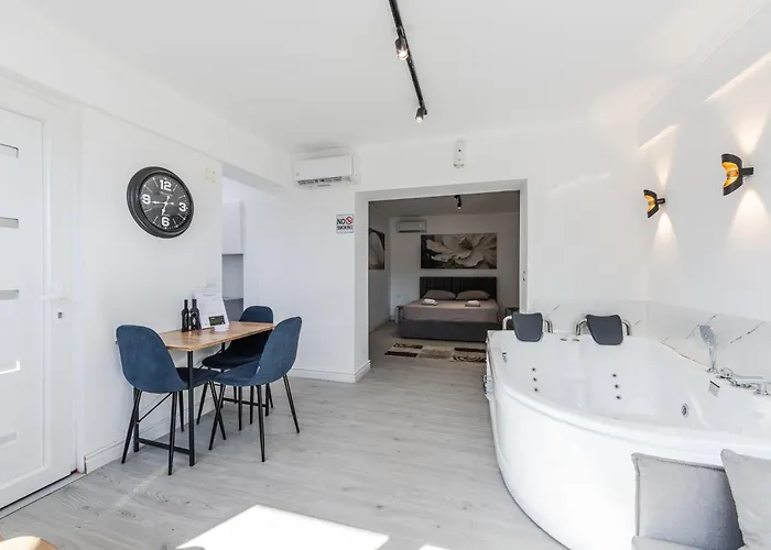 Luxe 2 By Pikhost Shkodër